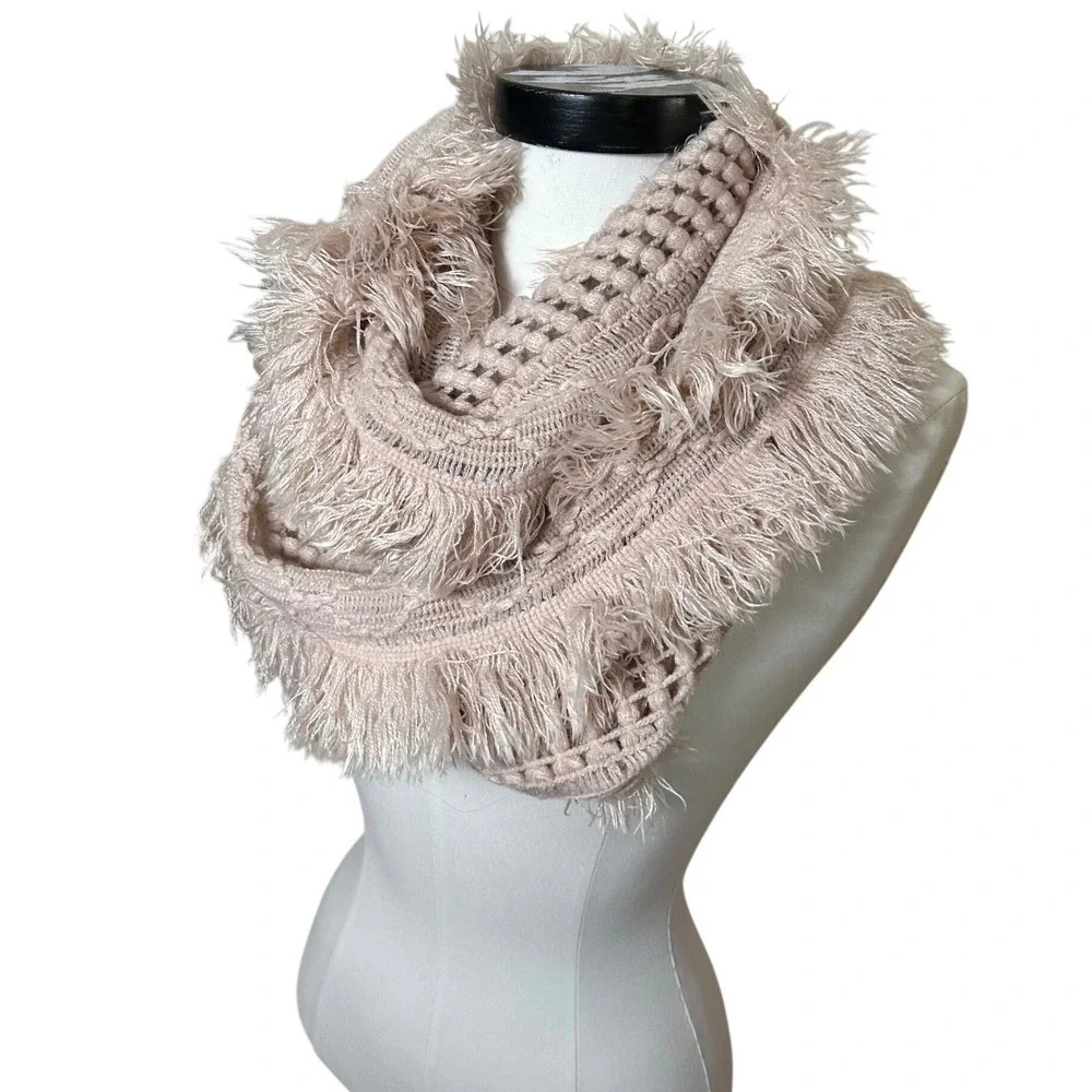 Cream Crochet Infinity Scarf Eyelash Fringe Shaggy Knit Loop Boho‎ Cozy Layering